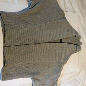 Half sleeve sweater